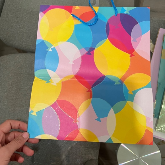 GIFT BAGS FOR BIRTHDAY AND EASTER SIZES SMALL AND MEDIUM - Picture 5 of 7